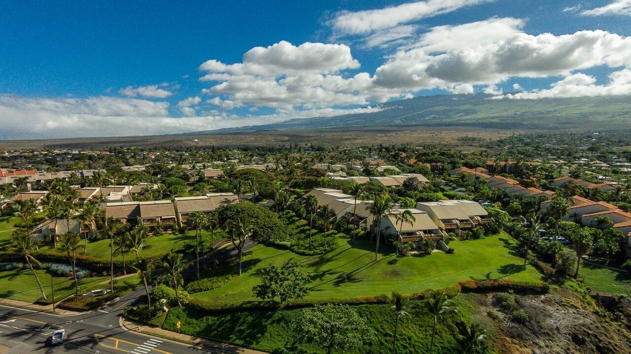 Aerial view of the landscaped Maui Kamaole grounds
