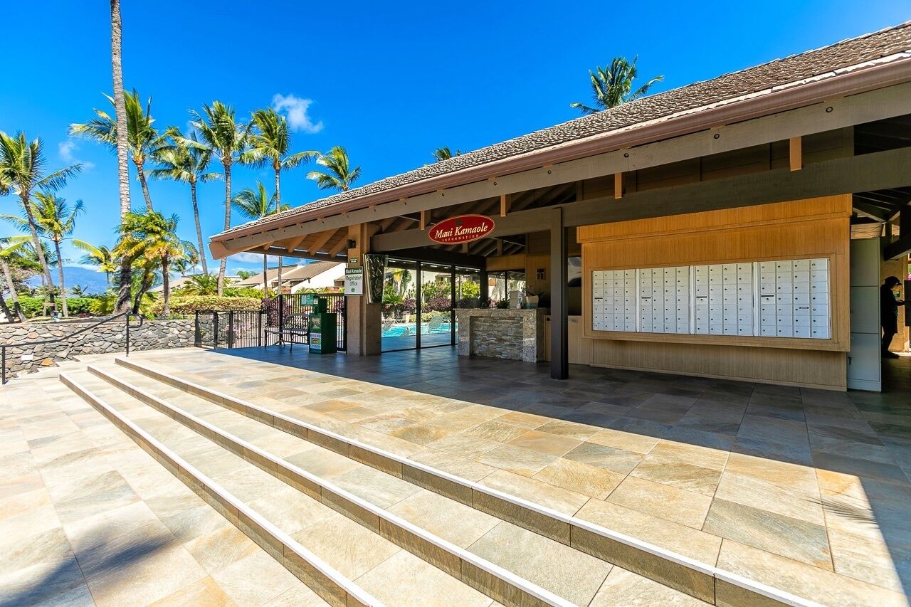 Maui Kamaole office and pavilion